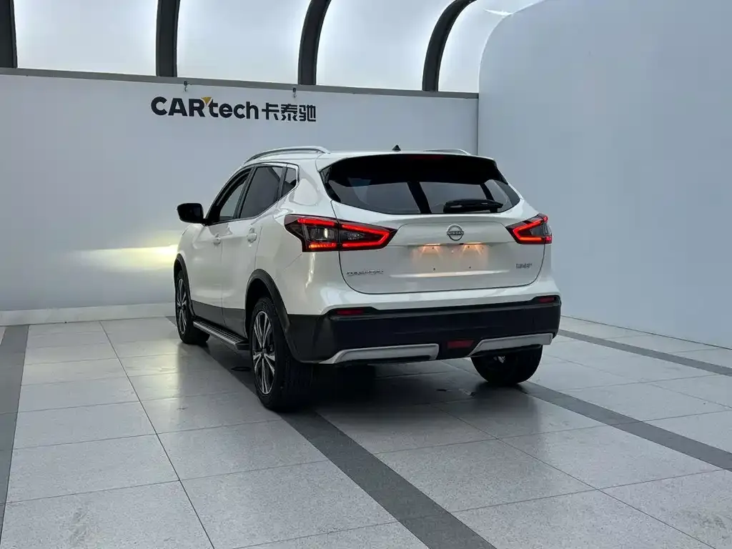 Nissan Qashqai — фото 8