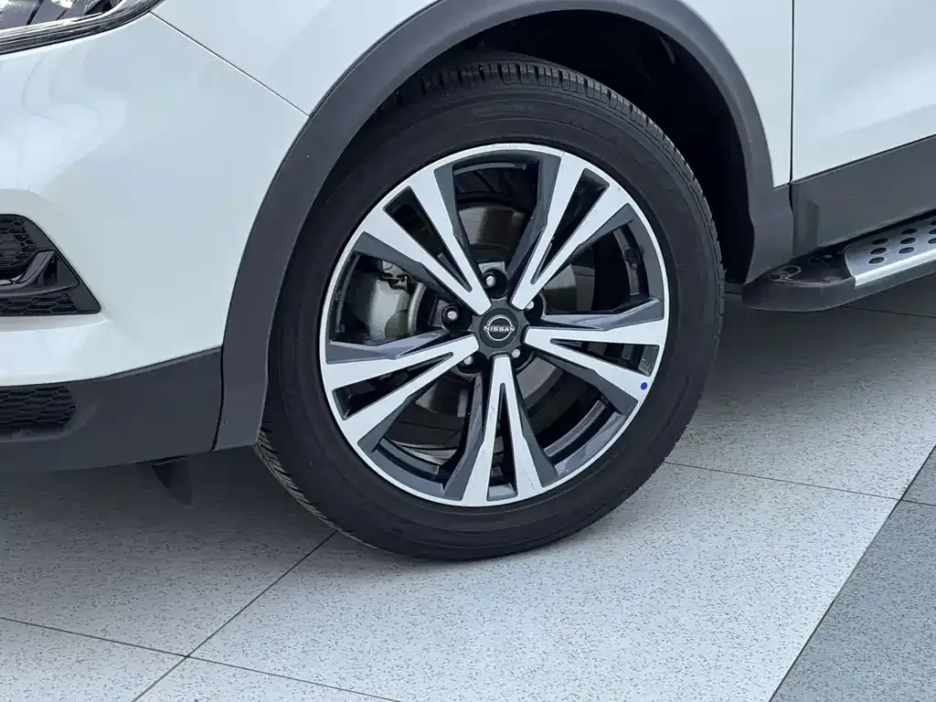 Nissan Qashqai — фото 5