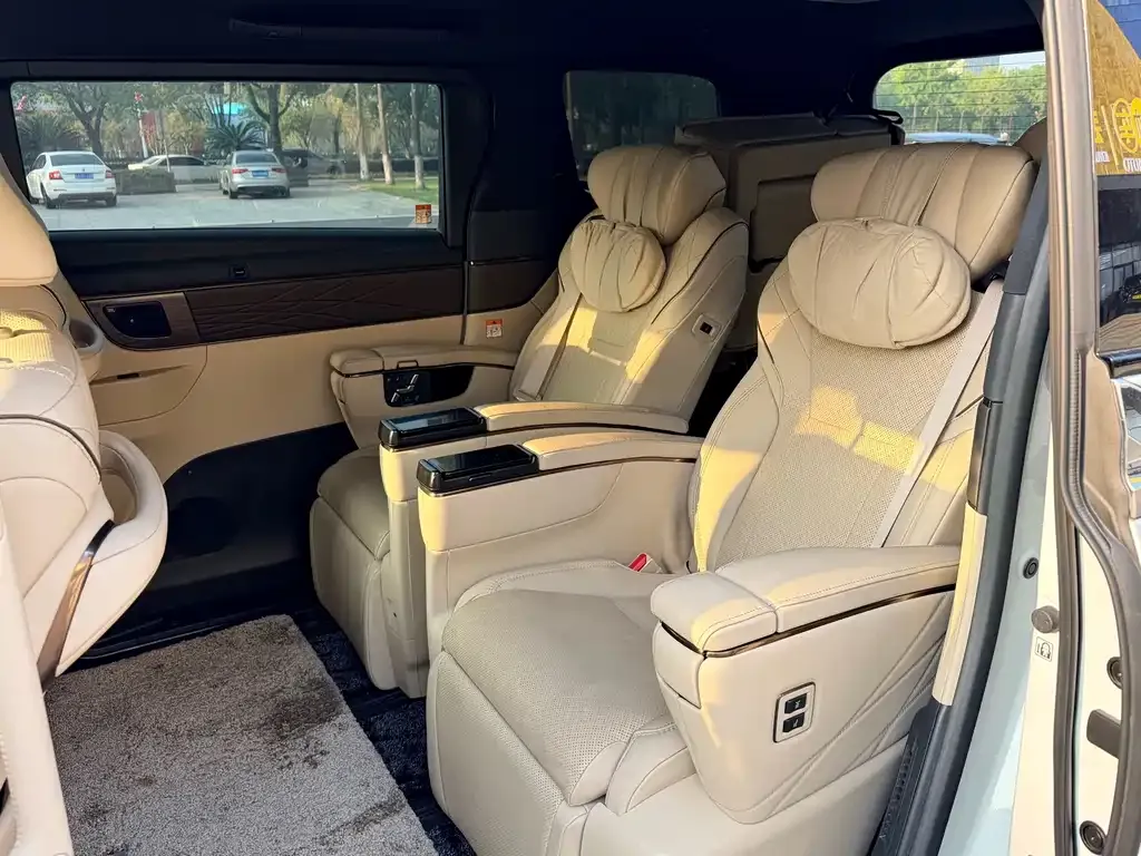 Toyota Vellfire — фото 5