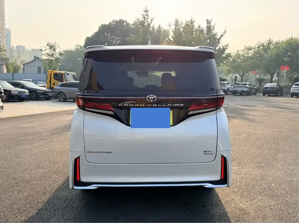 Toyota Vellfire — фото 9