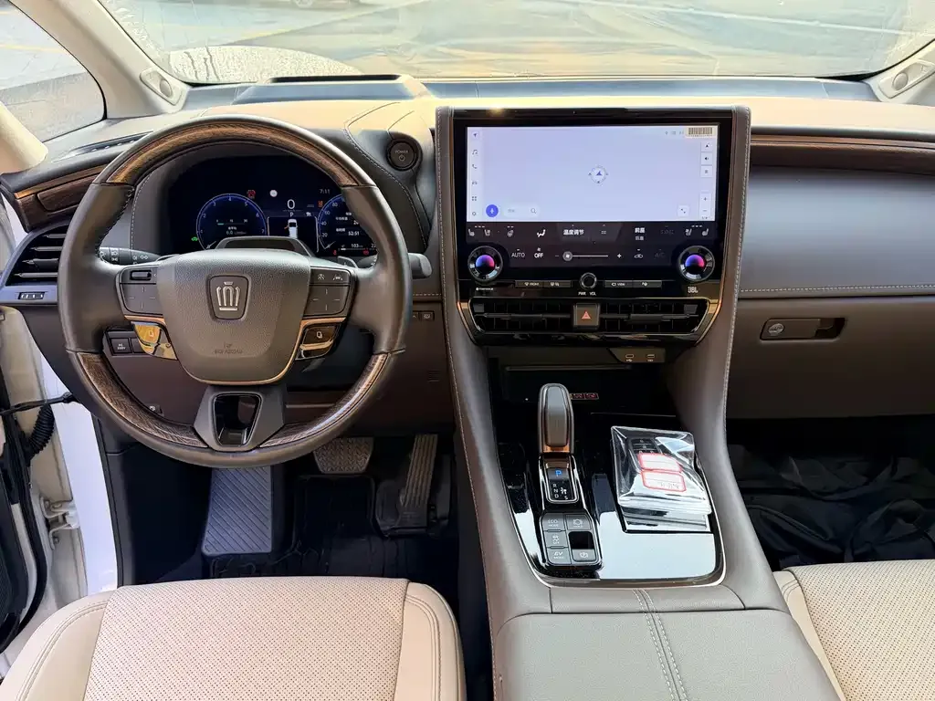 Toyota Vellfire — фото 4