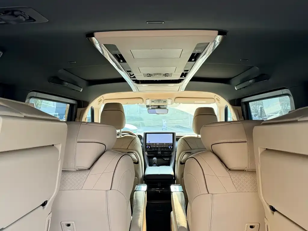 Toyota Vellfire — фото 10