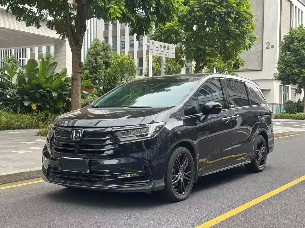 Honda Odyssey — фото 1
