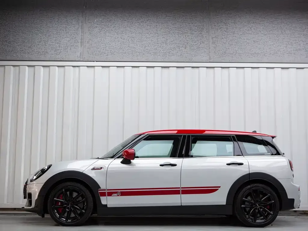 MINI Clubman JCW — фото 10