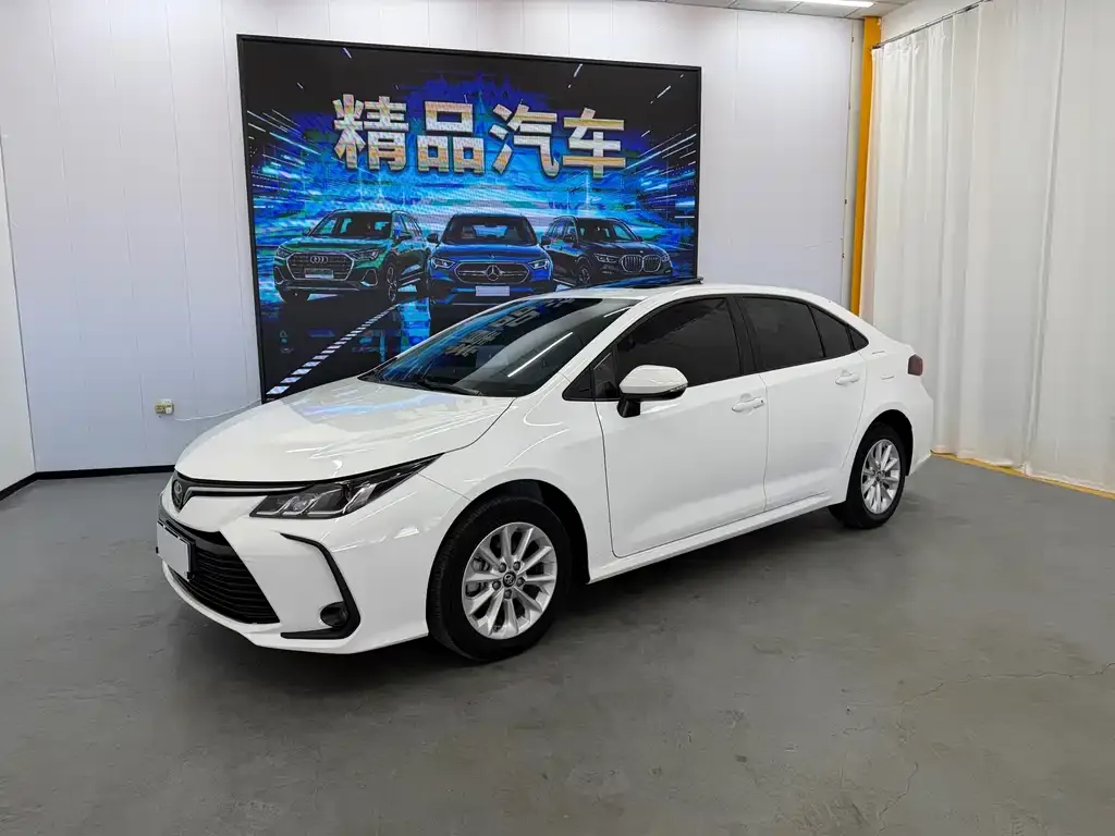 Toyota Corolla — фото 1
