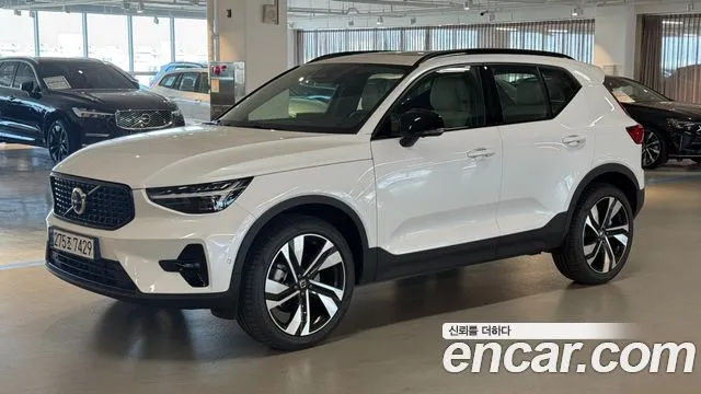 Volvo XC40 — фото 3