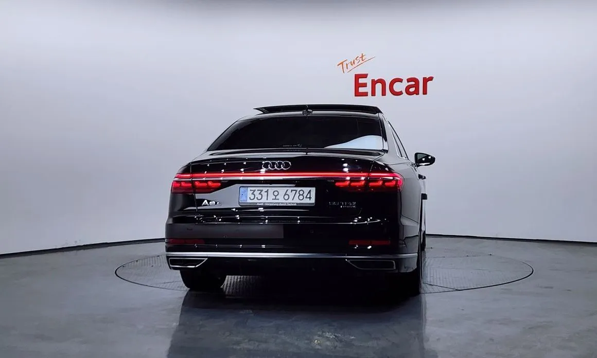 Audi A8 — фото 3