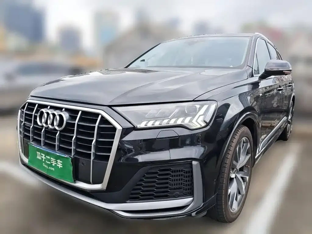 Audi Q7 — фото 1