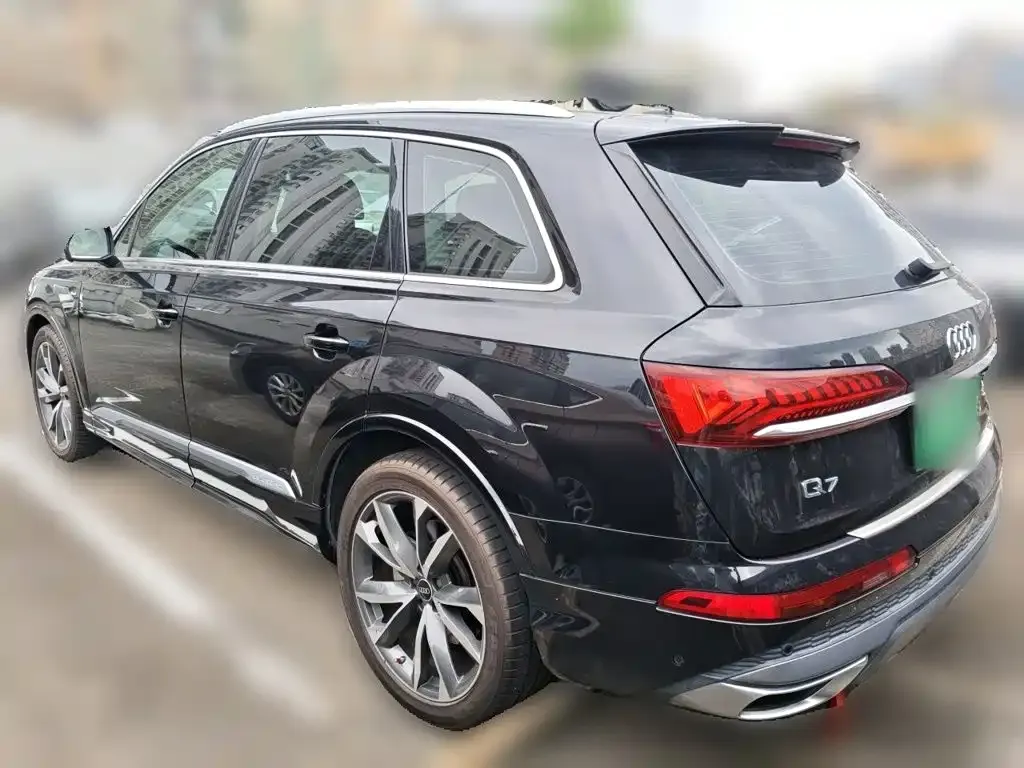 Audi Q7 — фото 7
