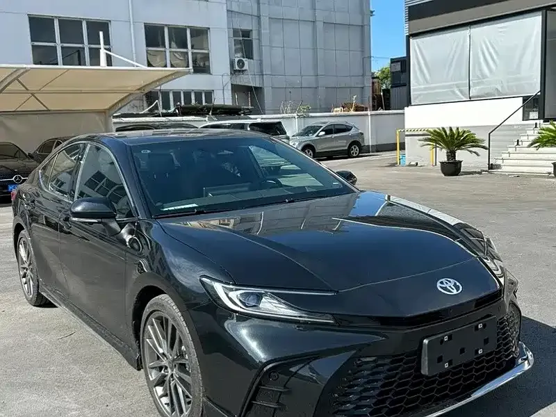 Toyota Camry — фото 6