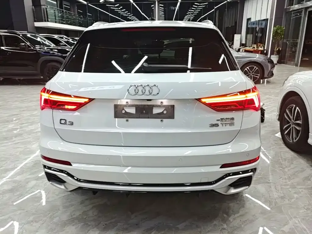 Audi Q3 — фото 8