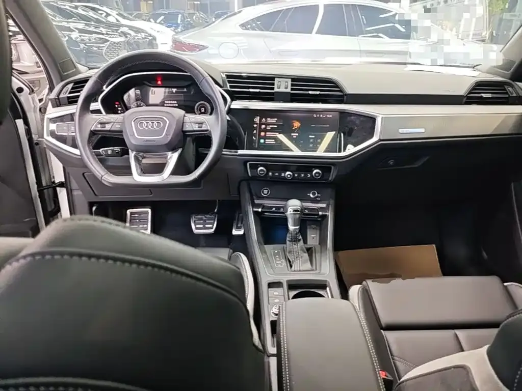 Audi Q3 — фото 5
