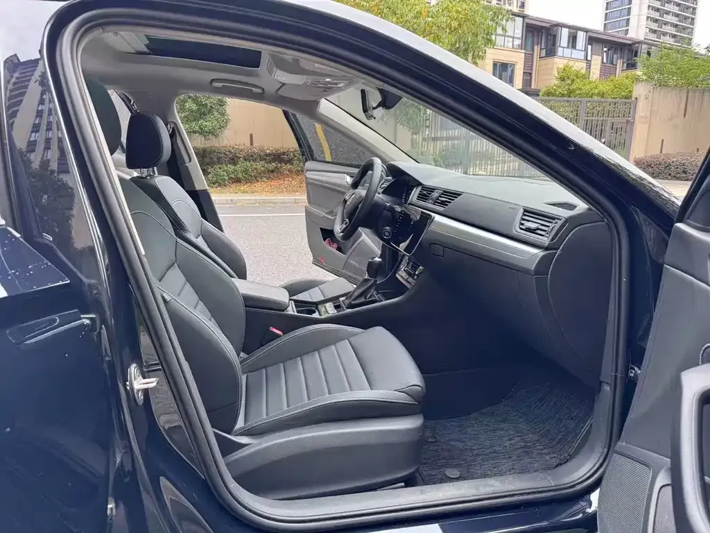 Skoda Superb — фото 4