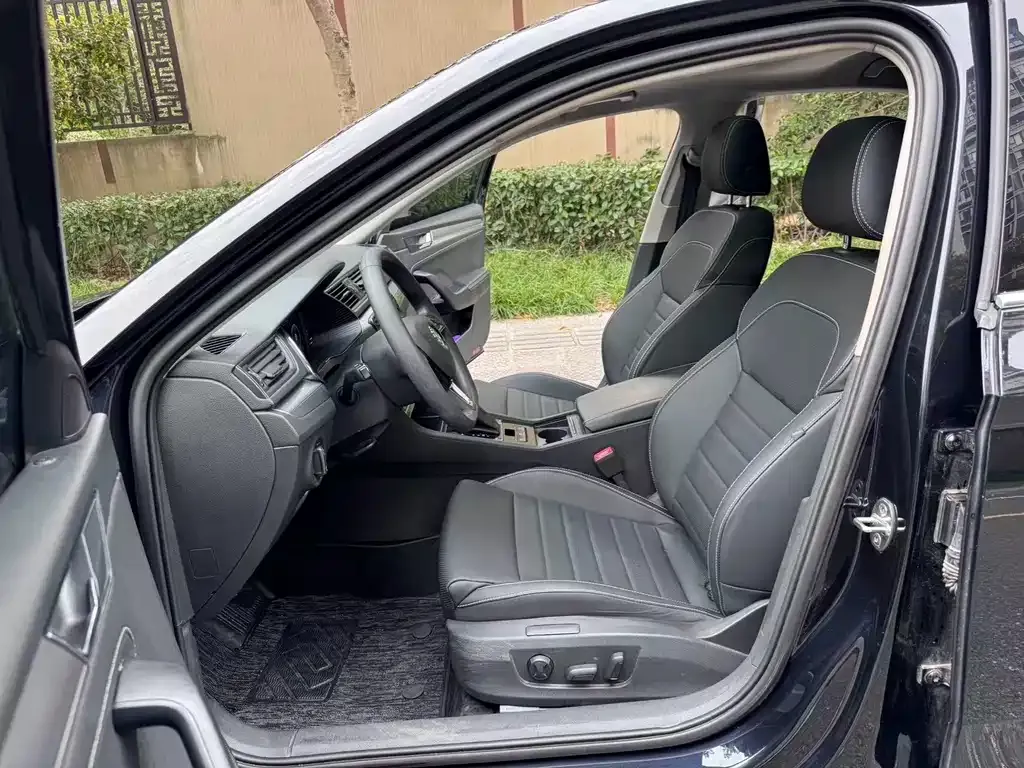 Skoda Superb — фото 7