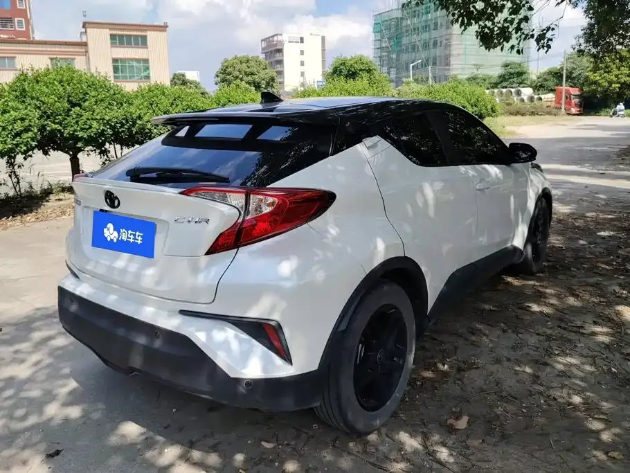 Toyota C-HR — фото 8