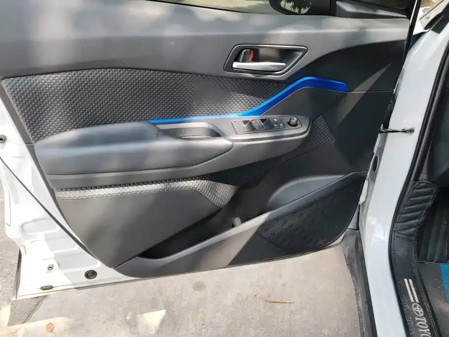 Toyota C-HR — фото 2