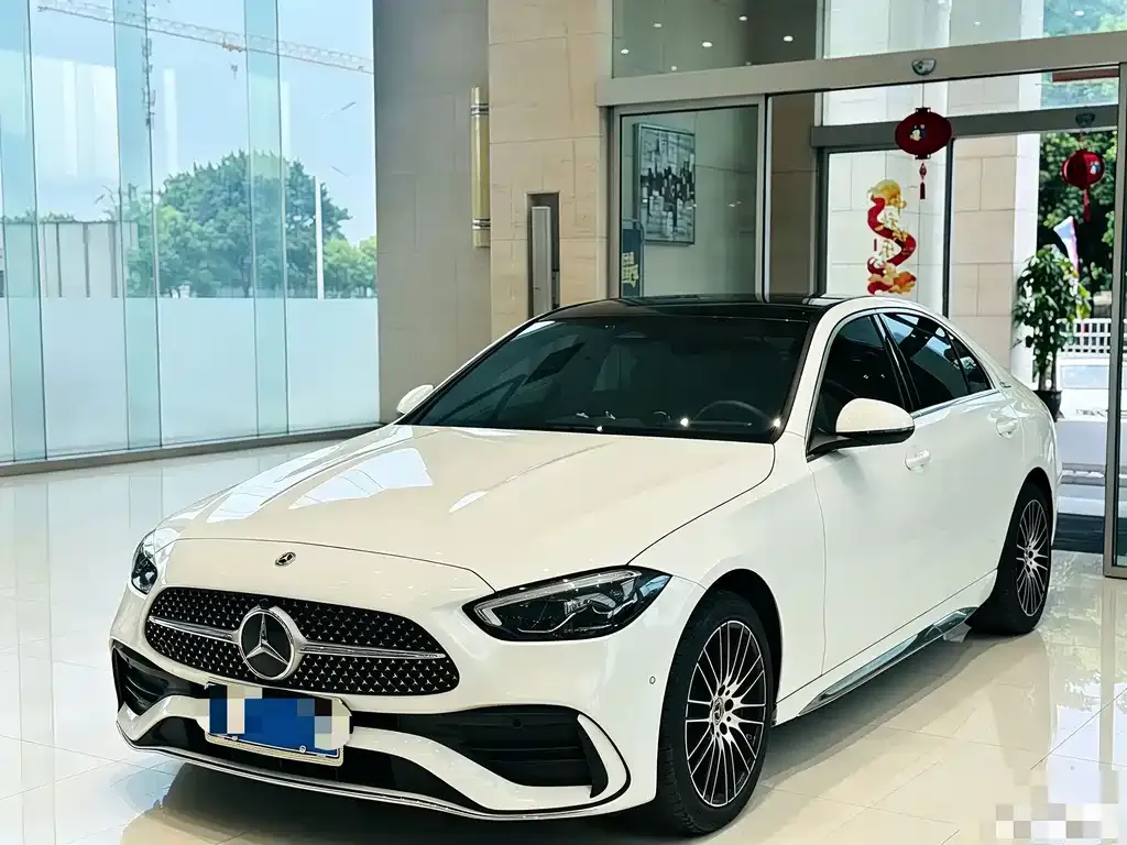 Mercedes-Benz C-Class — фото 1