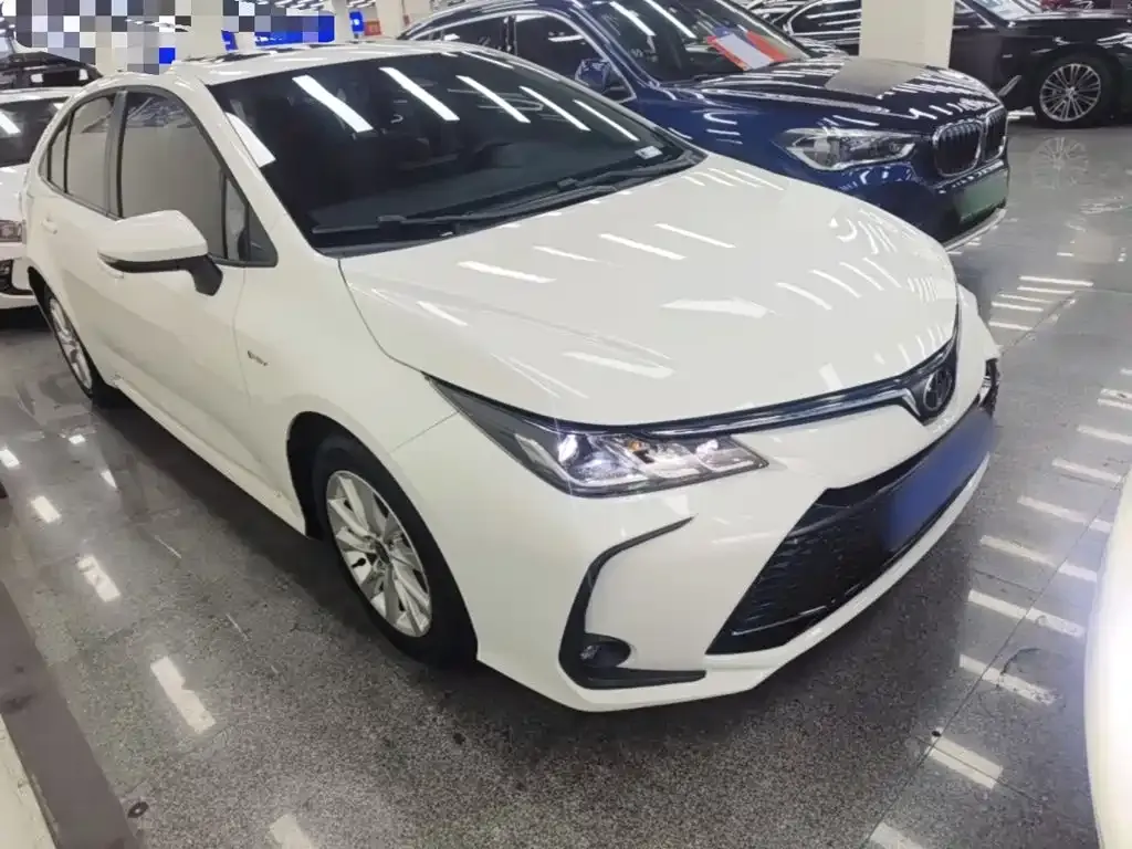 Toyota Corolla — фото 8