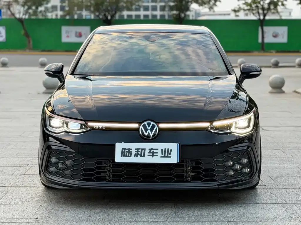 Volkswagen Golf GTI — фото 10