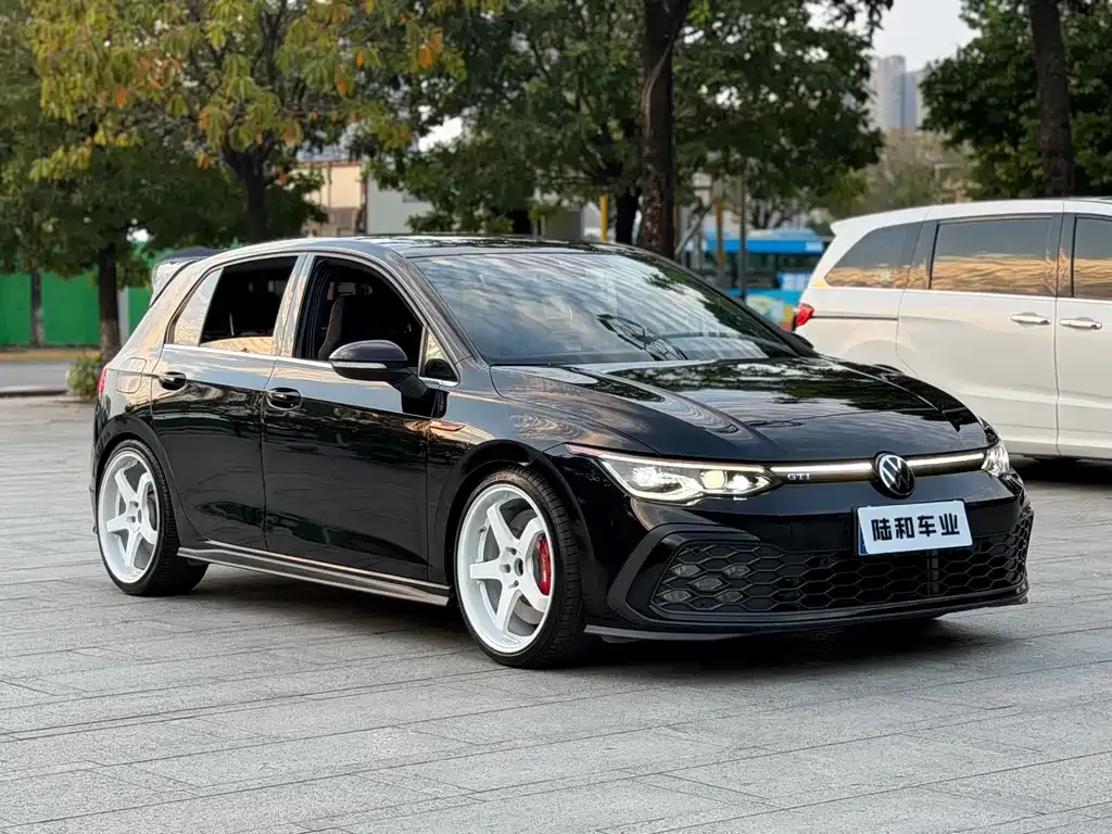 Volkswagen Golf GTI — фото 9