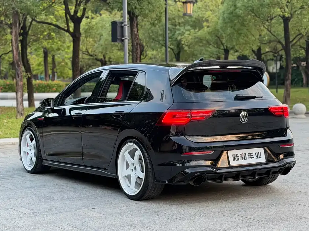 Volkswagen Golf GTI — фото 5