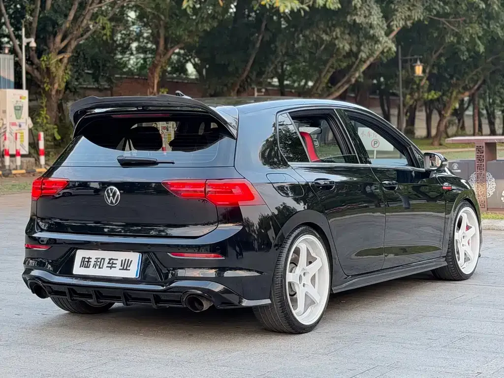 Volkswagen Golf GTI — фото 3