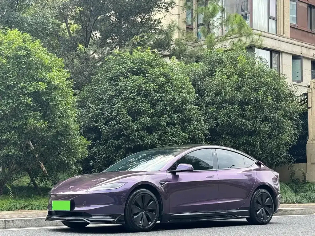 Tesla Model 3 — фото 1