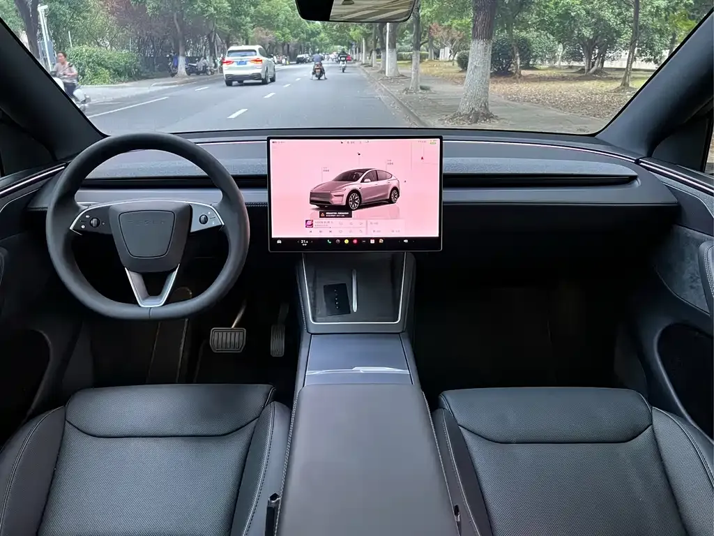Tesla Model Y L — фото 2