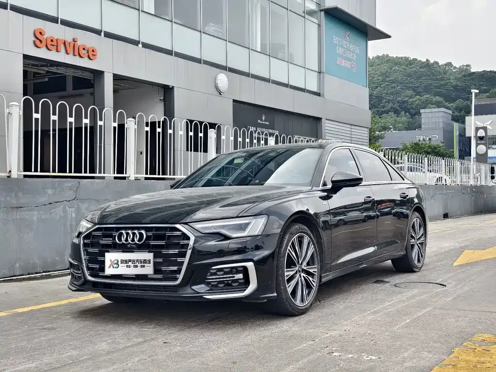 Audi A6L — фото 1
