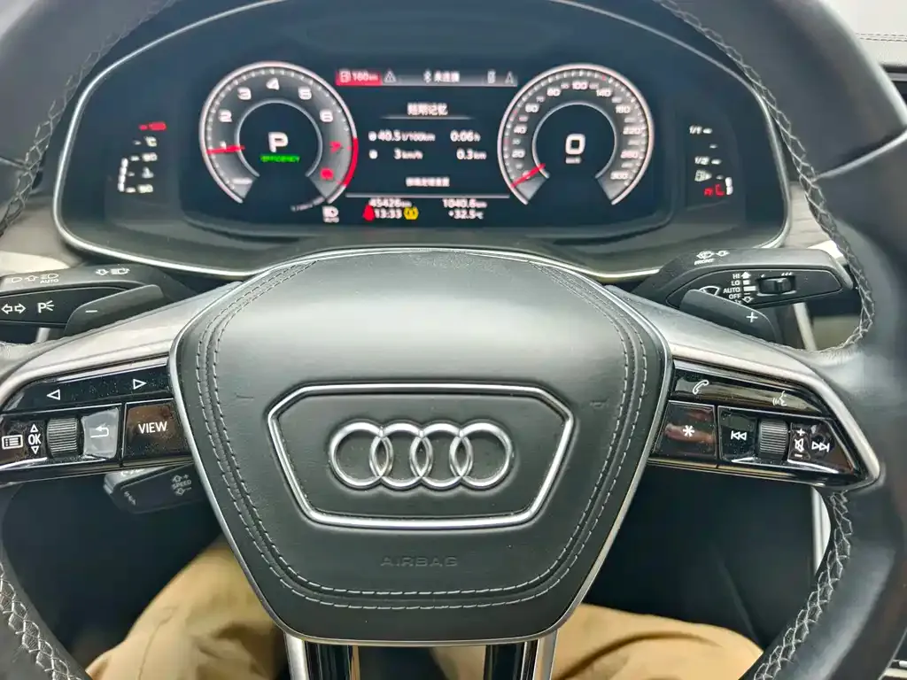 Audi A6L — фото 9