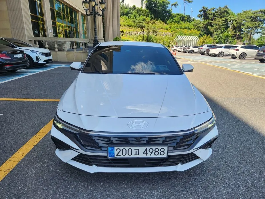 Hyundai AVANTE — фото 1
