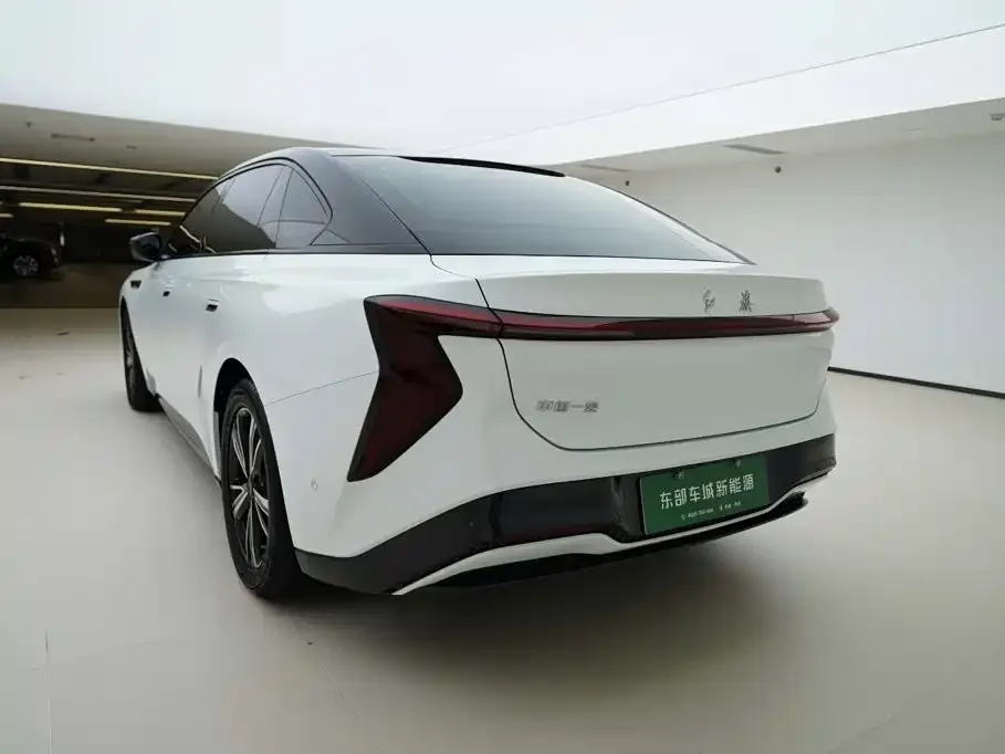 Hongqi EH7 — фото 5
