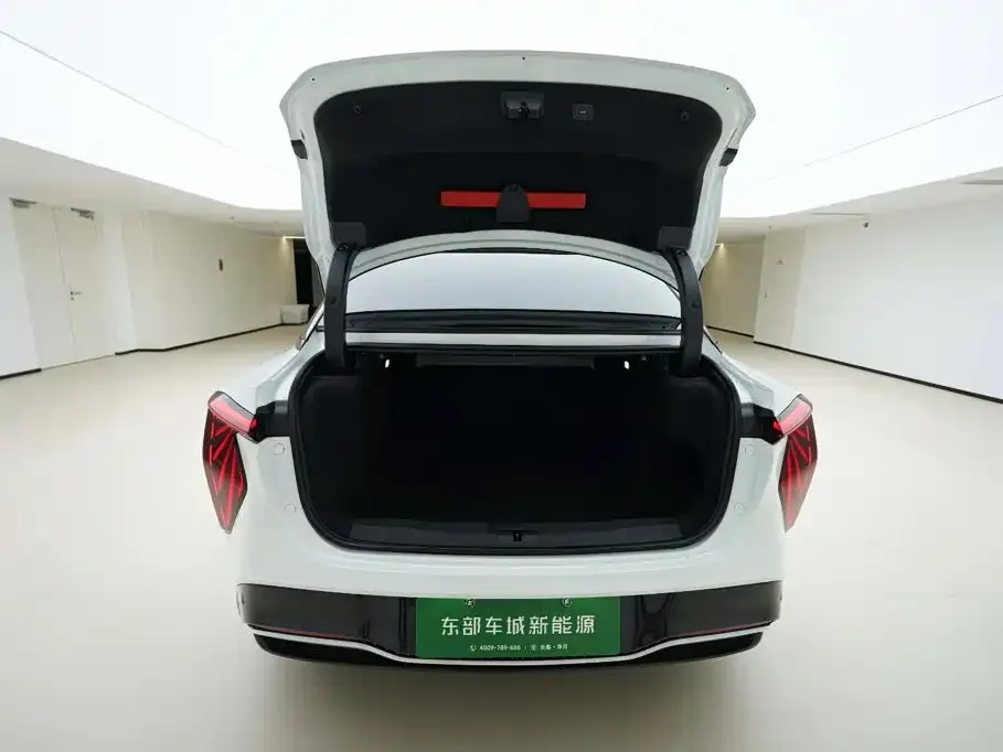 Hongqi EH7 — фото 2