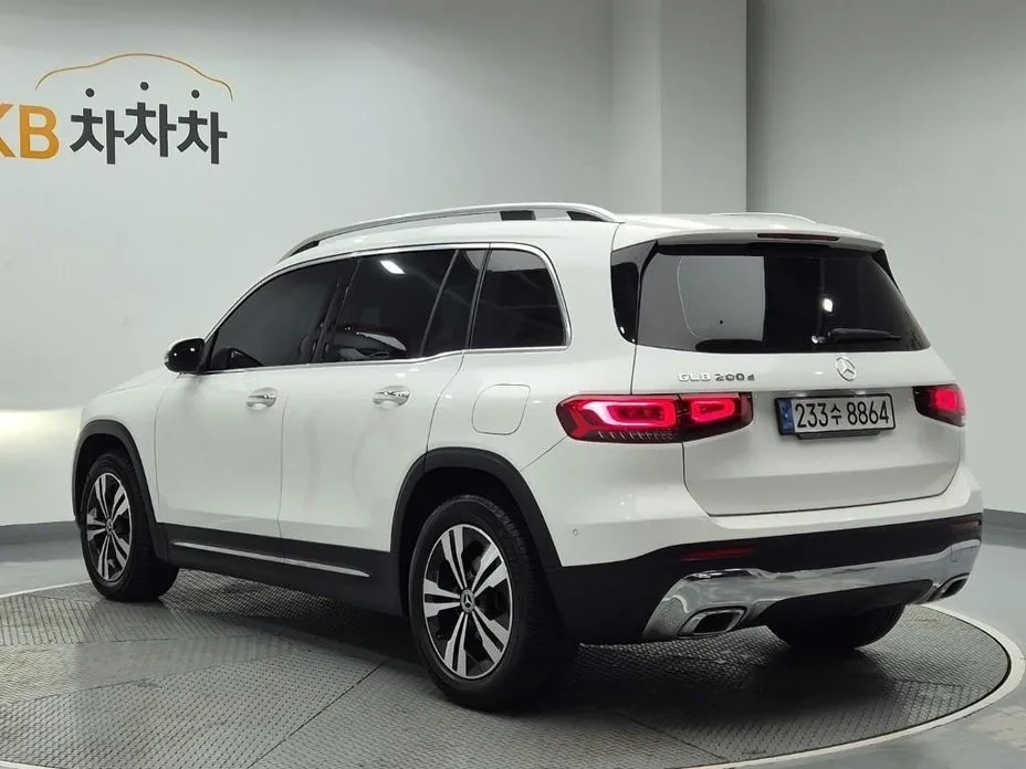 Mercedes-Benz GLB-Class — фото 10