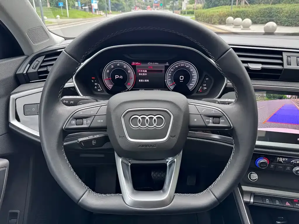 Audi Q3 — фото 7