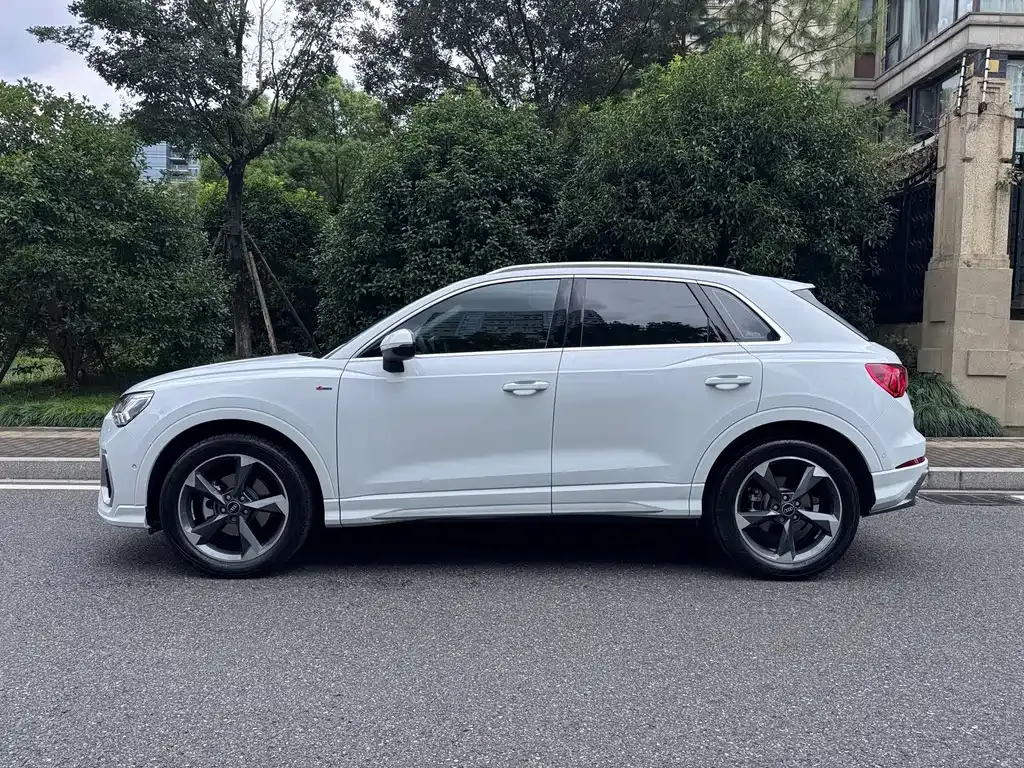 Audi Q3 — фото 9