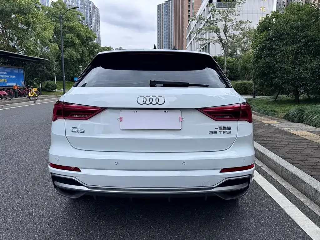 Audi Q3 — фото 5