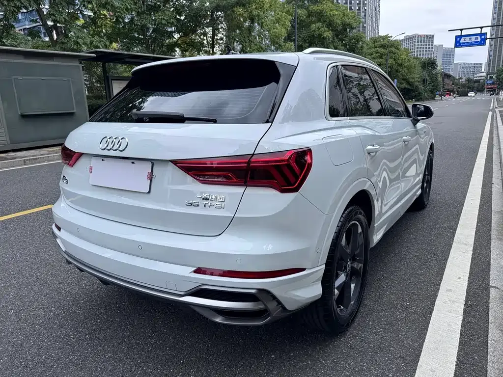 Audi Q3 — фото 10