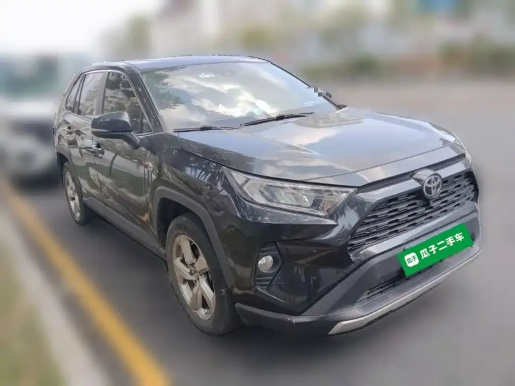 Toyota RAV4 — фото 9