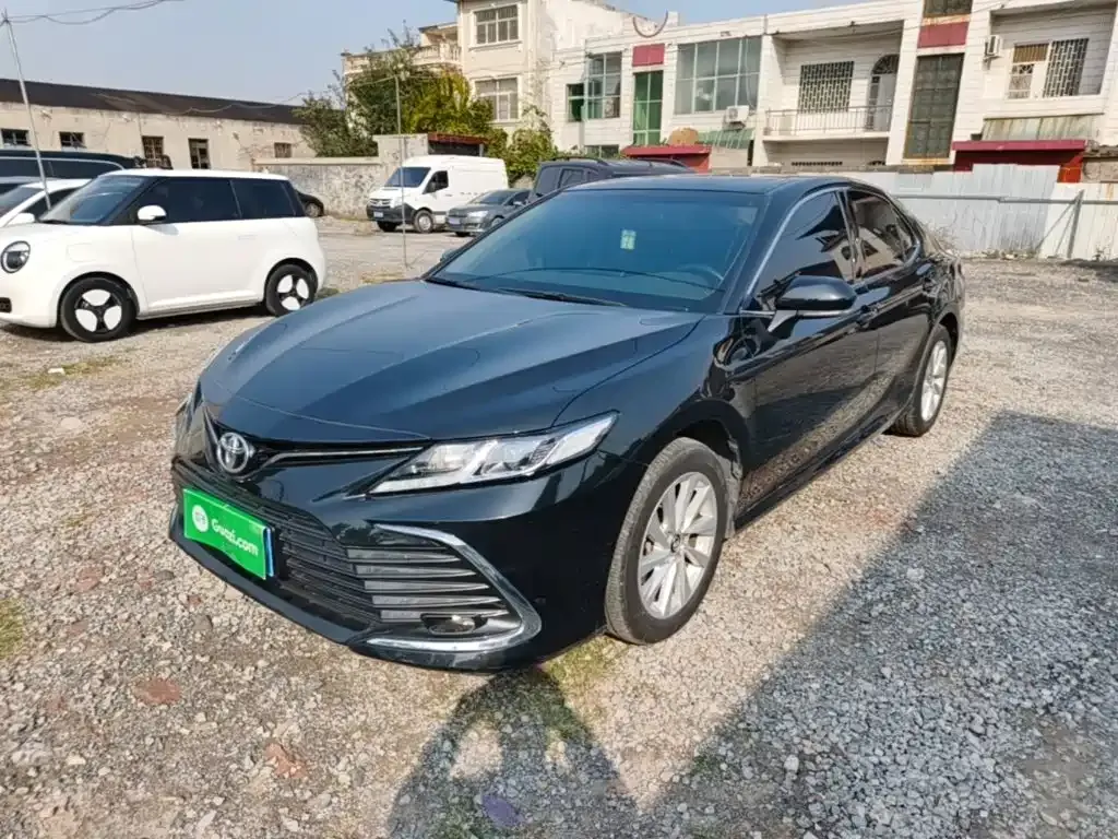 Toyota Camry — фото 7