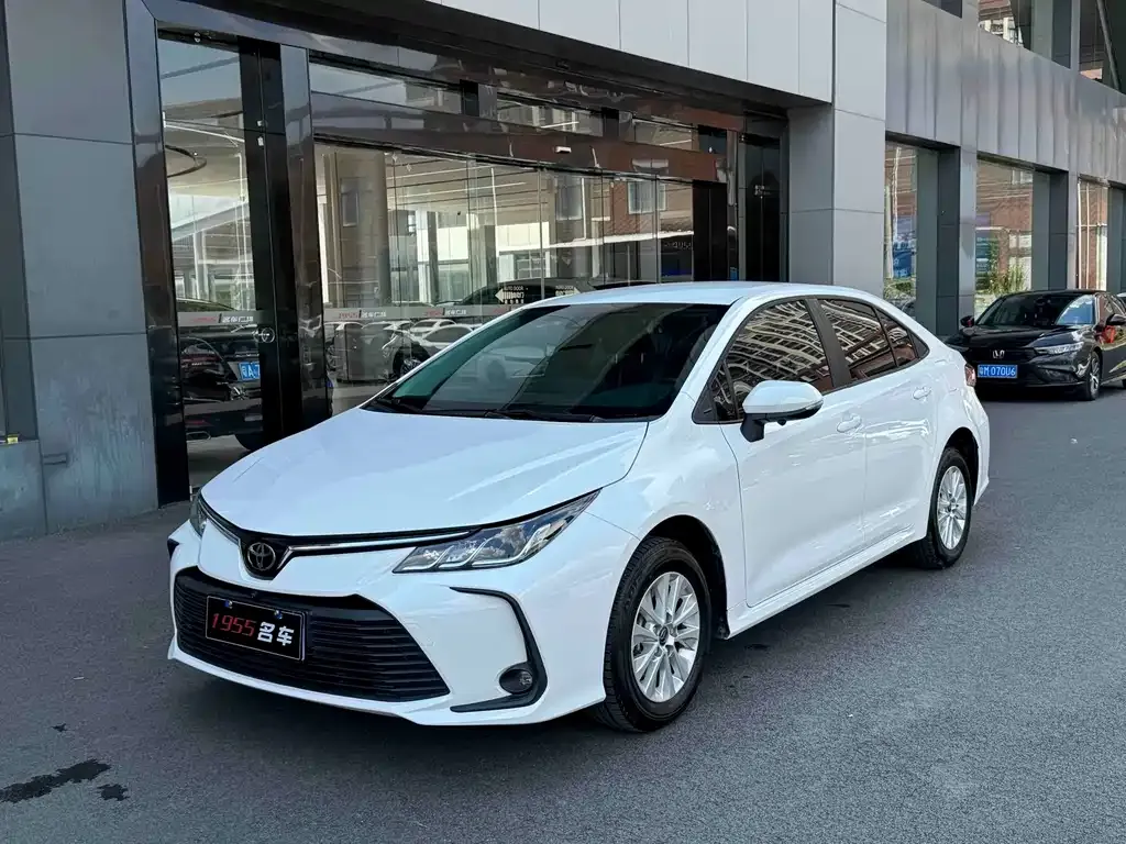 Toyota Corolla — фото 1