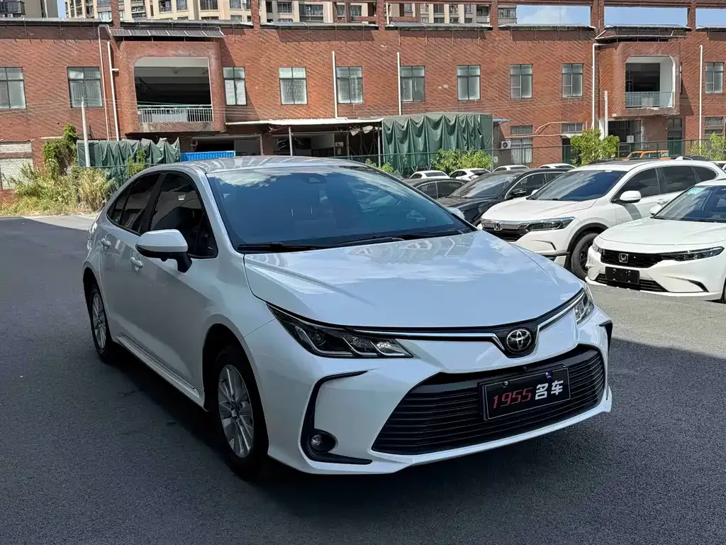 Toyota Corolla — фото 9