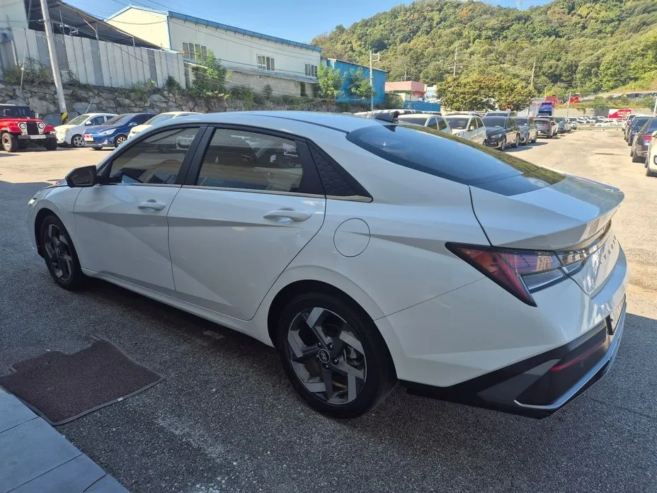 Hyundai AVANTE — фото 4
