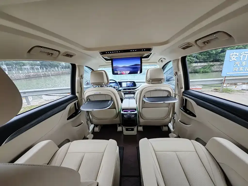 Buick GL8 Hybrid — фото 6