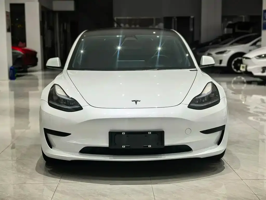 Tesla Model 3 — фото 5