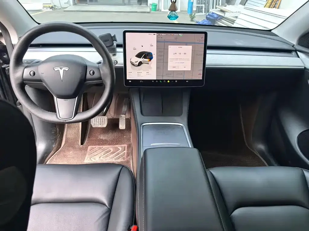 Tesla Model Y — фото 4