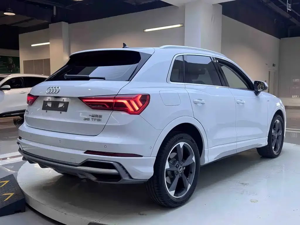 Audi Q3 — фото 5