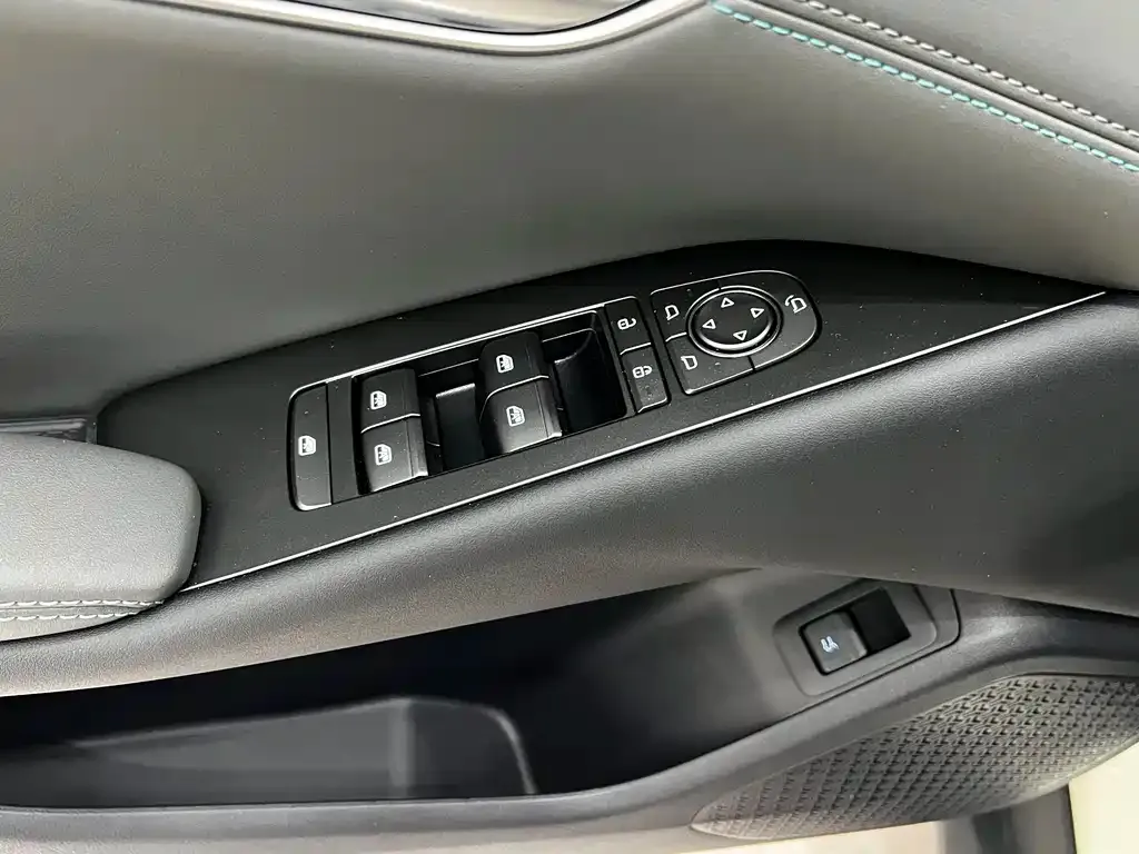 BYD Qin L — фото 4