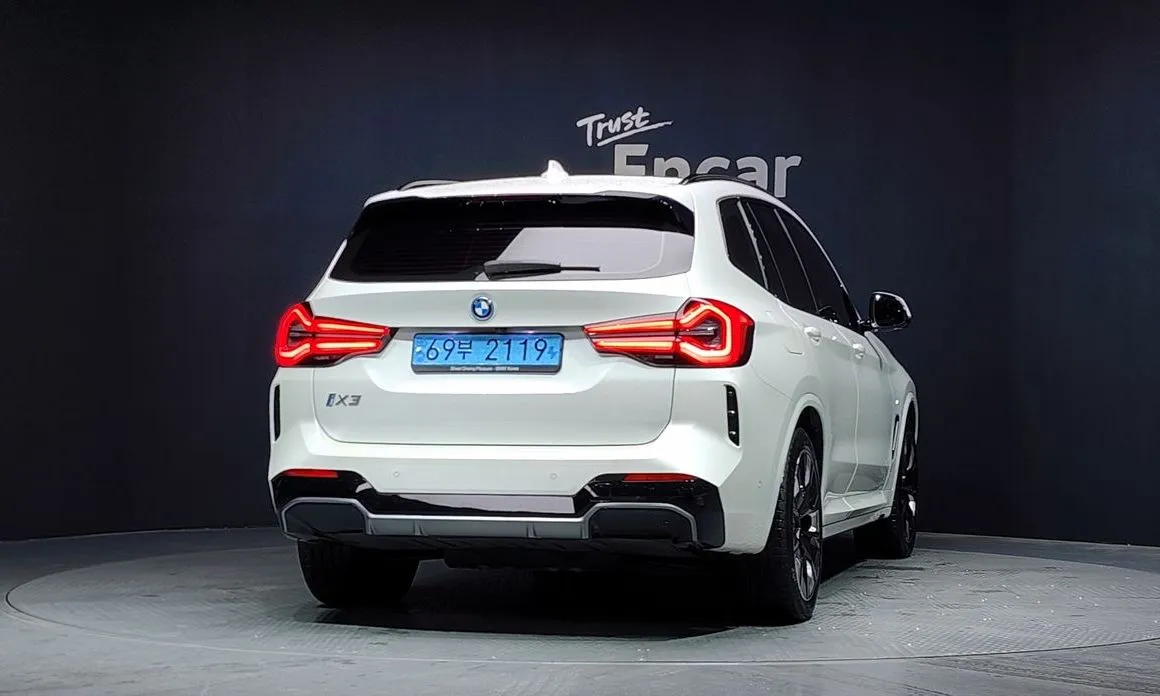 BMW iX3 — фото 2