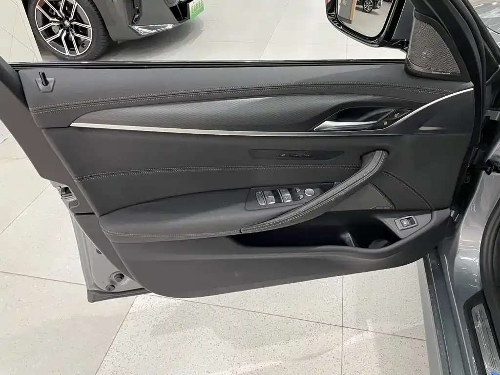 BMW 5 Series (Import) — фото 4